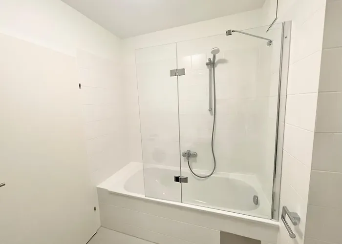55 M2 Stylish With Balcony & Free Parking *