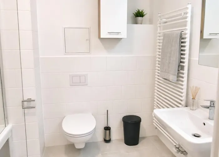 55 M2 Stylish With Balcony & Free Parking