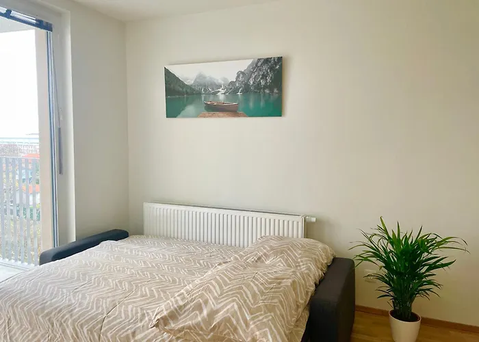 55 M2 Stylish With Balcony & Free Parking דירה וינה
